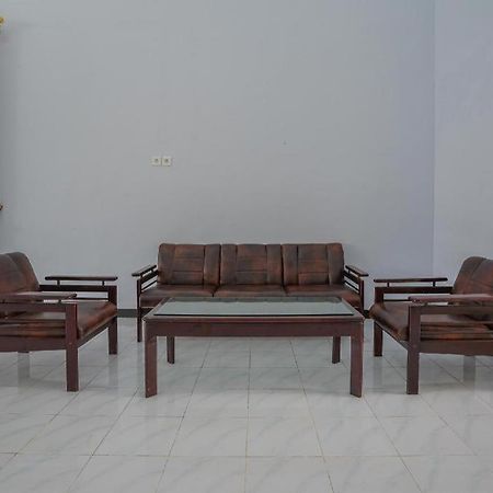 Oyo 477 Raka Residence Syariah Purwoharjo Banyuwangi Banyuwangi  Exteriér fotografie