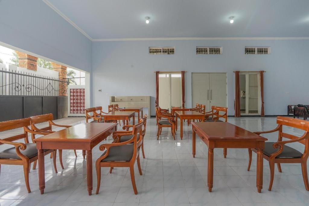 Oyo 477 Raka Residence Syariah Purwoharjo Banyuwangi Banyuwangi  Exteriér fotografie