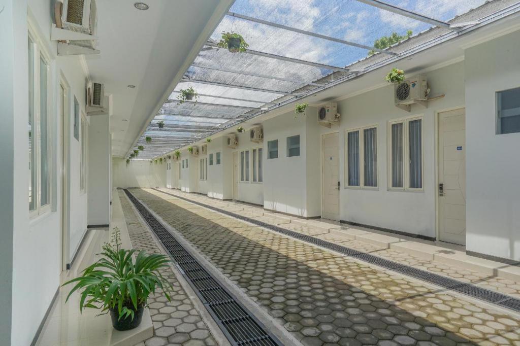 Oyo 477 Raka Residence Syariah Purwoharjo Banyuwangi Banyuwangi  Exteriér fotografie