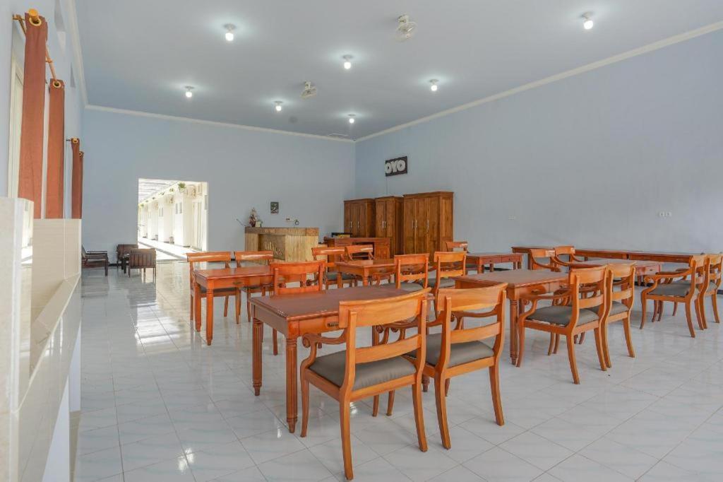 Oyo 477 Raka Residence Syariah Purwoharjo Banyuwangi Banyuwangi  Exteriér fotografie
